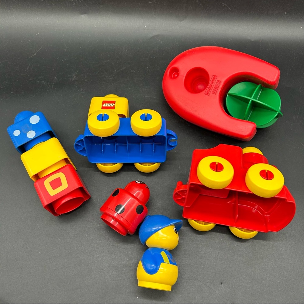 LEGO Bright Red and Blue Building Set
